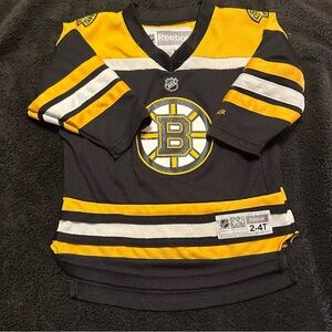 160 NHL Reebok Youth Bruins Jersey- Size 2T to 4T